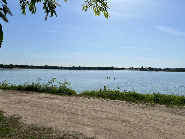 Place image